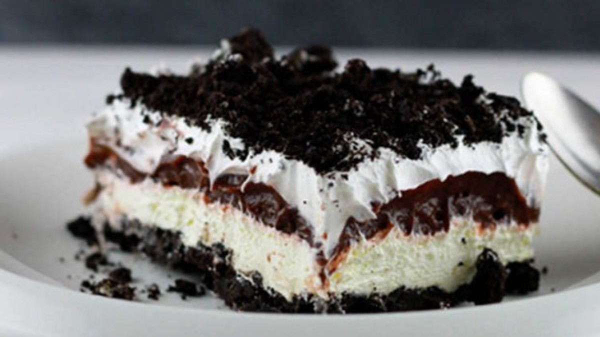 Γλυκό ψυγείου με Oreo μόνο με 3 υλικά και έτοιμο σε 15 λεπτά!
