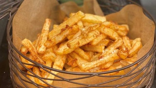 Το απόλυτο tip για να ζεστάνετε ξανά τις πατάτες και να είναι σαν ολόφρεσκες