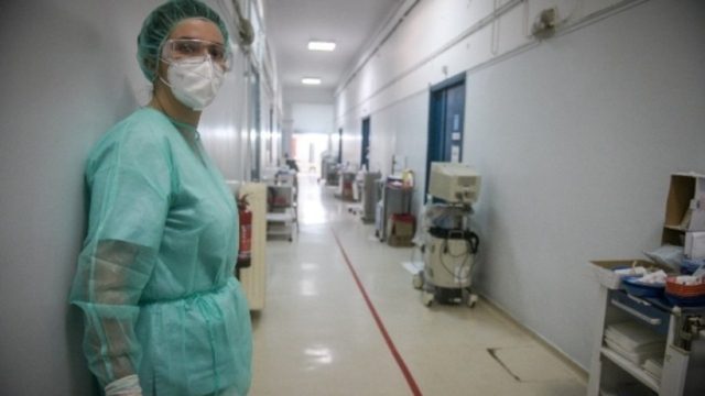 Τραγωδία στην Πάτρα: Ζευγάρι ηλικιωμένων με κορωνοϊό «έφυγε» με πέντε μέρες διαφορά