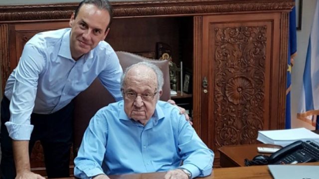Πέθανε ο πρώην δήμαρχος Γλυφάδας Στέλιος Σφακιανάκης – Το «αντίο» του Γιώργου Παπανικολάου