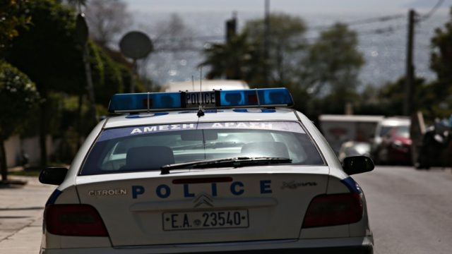 Συναγερμός στο Κορωπί: Πυροβολισμοί έξω από το ΚΕΠ –  Ένας τραυματίας