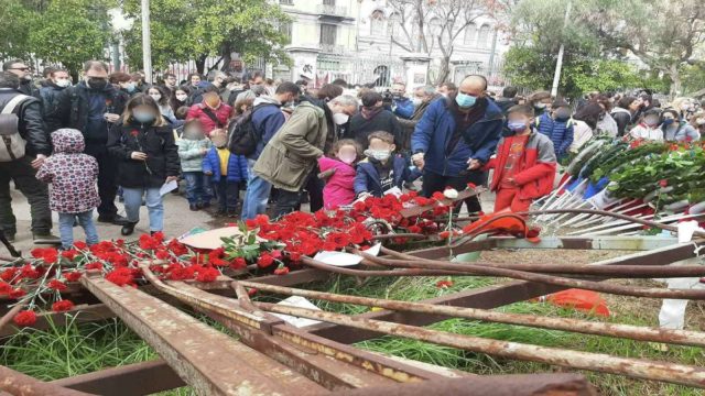 Πολυτεχνείο: Αυτή είναι η συγκινητική ζωγραφιά ενός μικρού παιδιού – «Ψωμί, Παιδεία, Ελευθερία, Δημοκρατία»