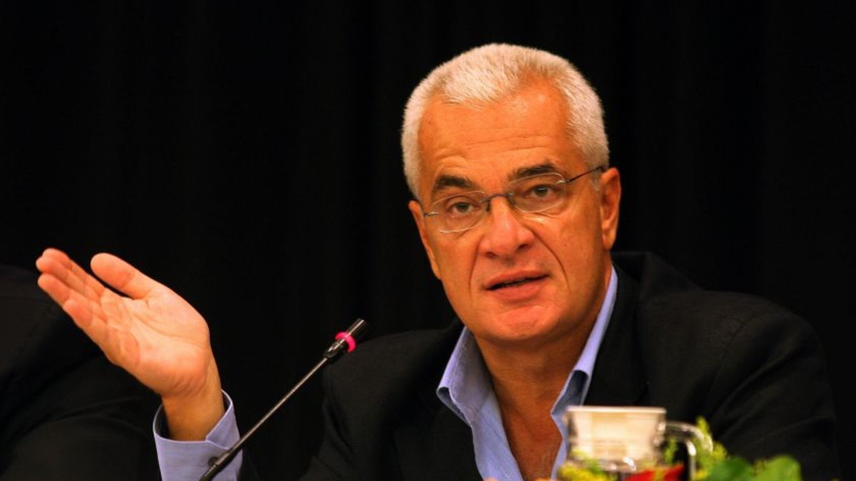 Κόλαφος ο Γιάννης Πρετεντέρης για τους ιερείς: «Να τους κόψουν τον μισθό εάν δεν εμβολιάζονται»