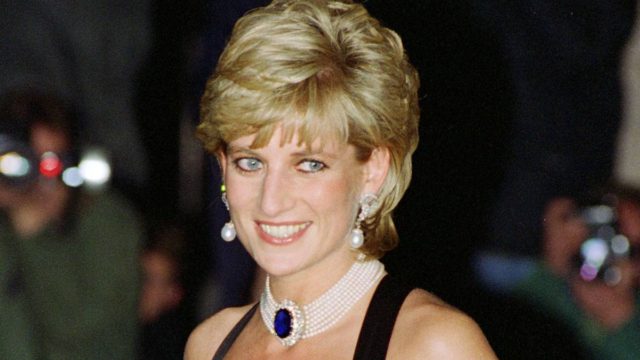 «Βόμβα» στο Buckingham: Έγινε το απίστευτο 24 χρόνια μετά το θάνατο της Πριγκίπισσας Νταϊάνα