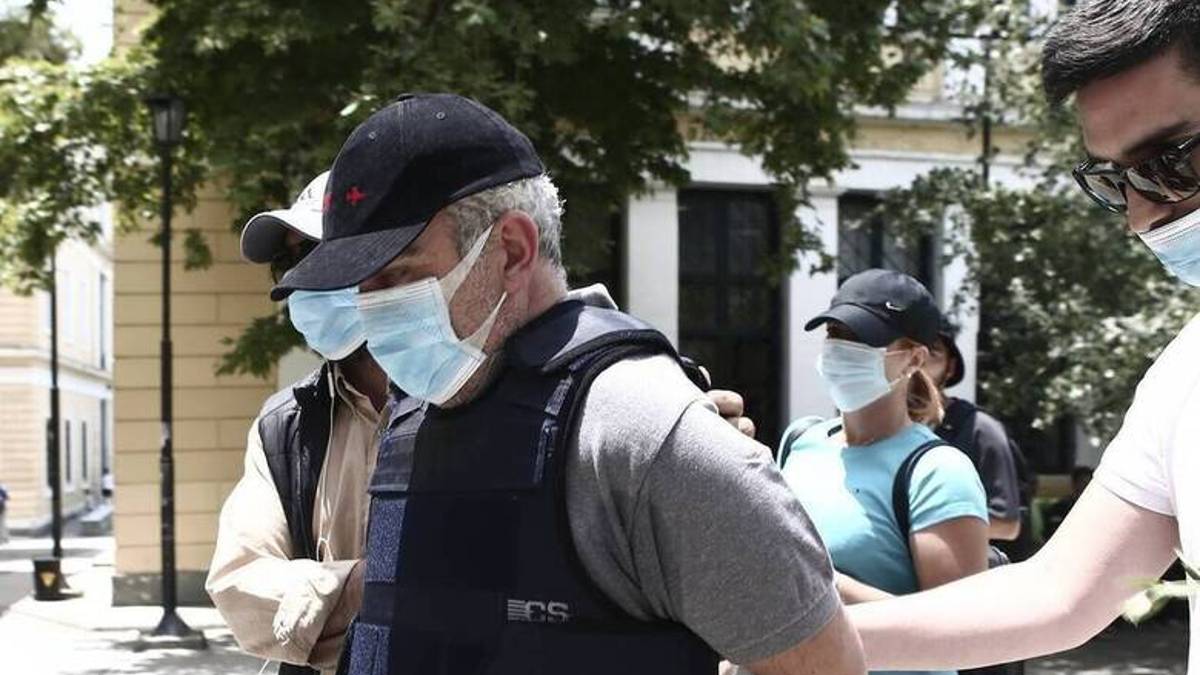 Στο εδώλιο ο «Ψευτογιατρός»: Ξεκινά η δίκη του για τον υπεύθυνο του θάνατου 12 ανθρώπων