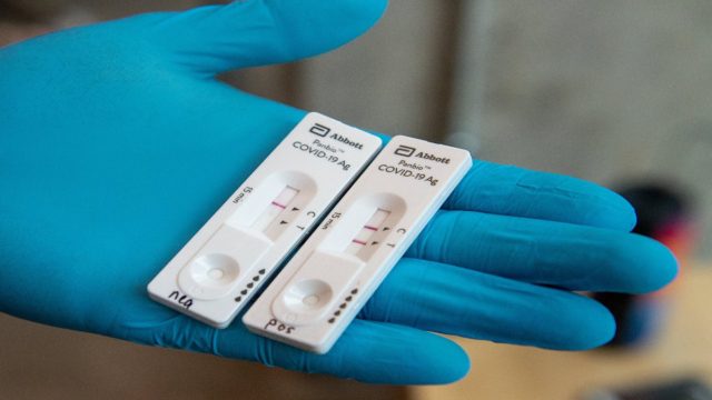 Απίστευτο περιστατικό στο Άγιο Όρος: Βάζουν αντισηπτικό στη μύτη για να βγει αρνητικό το rapid test! (vid)