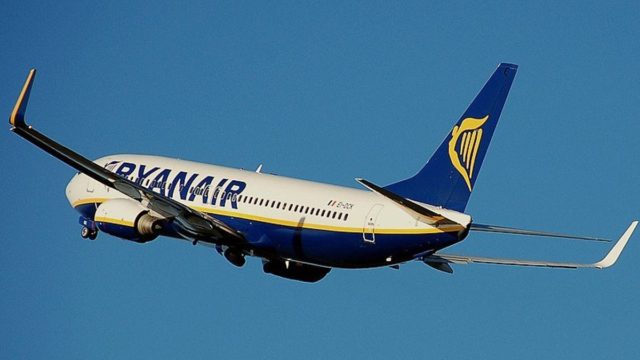 Έκτακτη απόφαση της Ryanair για την Ελλάδα – Αφορά τους πάντες