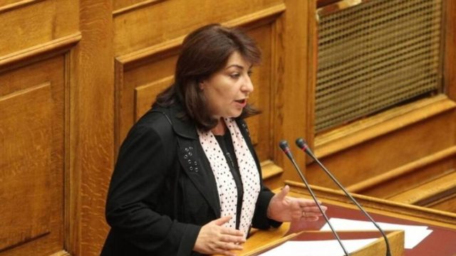 ΚΙΝΑΛ: Ορκίστηκε βουλευτής η Τόνια ΑΝτωνίου-Πήρε τη θέση της Φ. Γεννηματά