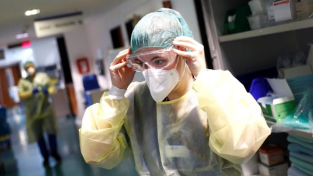 «Μαύρη» πρόβλεψη Τζανάκη: «Ένα εκατομμύριο ανεμβολίαστοι θα νοσήσουν το επόμενο τρίμηνο»