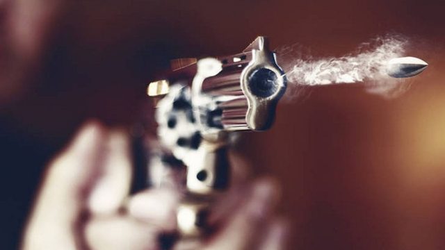 Χαμός στο Χαλάνδρι: Γυναίκα πυροβόλησε άνδρα – Τι συνέβη;