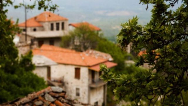 Το άγνωστο χωριό της ορεινής Αρκαδίας με το σπάνιο φυσικό κάλλος