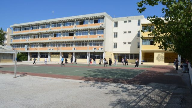 Αποτύχαμε: Μαθητής φώναζε “Heil Hitler” στην επέτειο του Πολυτεχνείου!