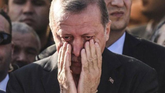 Aποκαλυπτικό βίντεο για την υγεία του Ερντογάν – Σέρνει με δυσκολία τα πόδια του
