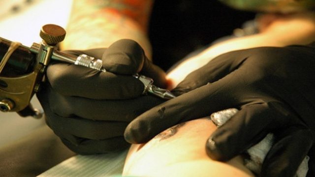 Τον έβαλε να κάνει τατουάζ το όνομα της για να τον δεχτεί πίσω – Δεν θα πιστεύετε τι συνέβη μετά