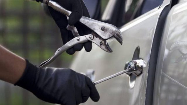 Θεσσαλονίκη: Διέρρηξαν 29 οχήματα μέσα σε ένα βράδυ