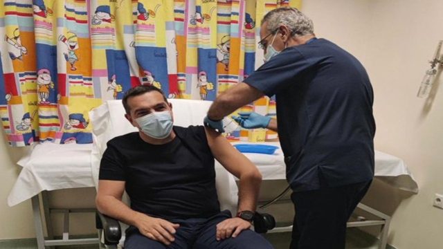 Αλέξης Τσίπρας: Έκανε την τρίτη δόση εμβολίου – Η ανάρτησή του στο twitter