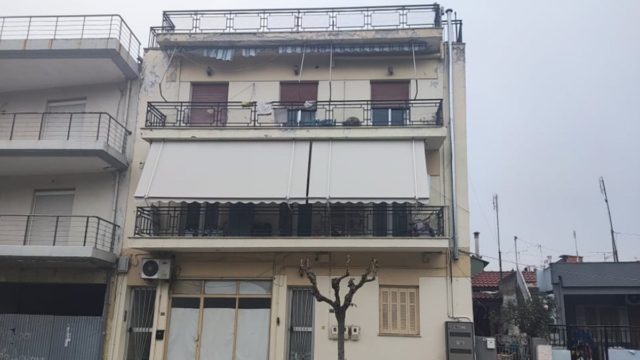 Βόλος: Αυτό είναι το σπίτι που ο 39χρονος δολοφόνησε τη μητέρα του δικηγόρου του