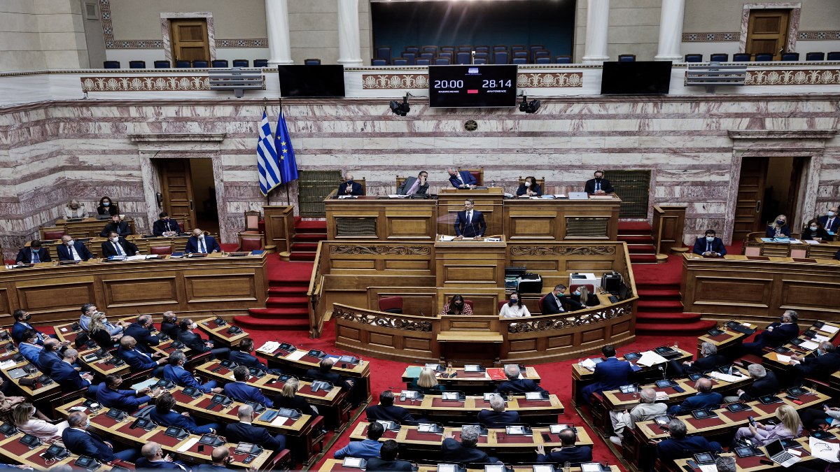 Επέτειος Πολυτεχνείου: Ενός λεπτού σιγή στην Ολομέλεια της Βουλής – Τα μηνύματα των κομμάτων