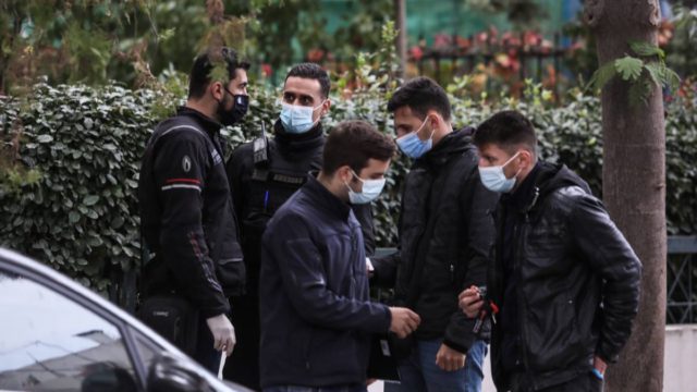 Χαλάνδρι: Σε κρίσιμη κατάσταση ο οφθαλμίατρος μετά την ενέδρα θανάτου – Είχε γεμίσει όπλα… και ταρώ η 49χρονη