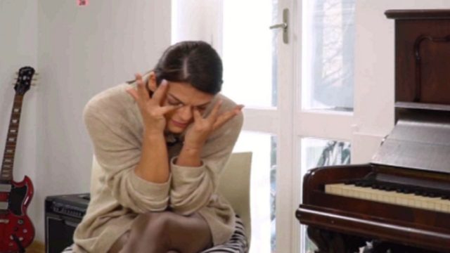 Δύσκολες ώρες για την Χριστίνα Βραχάλη: «Η σκιά μου στη γη…» (photo)