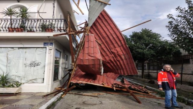 Ζάκυνθος: Μεγάλες καταστροφές από τον ανεμοστρόβιλο – Πλημμύρισαν σπίτια και ξενοδοχεία (photos-video)