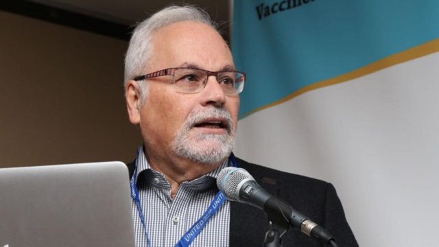 Κορωνοϊός: “Να κλείσουν σχολεία και κέντρα διασκέδασης – Πάμε για 25.000 νεκρούς”