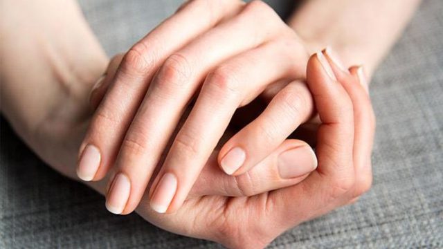 Τα νύχια μας δείχνουν σημάδια για την υγεία μας – Τι να προσέξετε