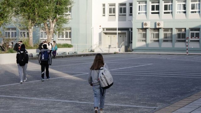 Θεσσαλονίκη: Συνελήφθη αρνητής-πατέρας που κατέθεσε μήνυση σε εκπαιδευτικούς