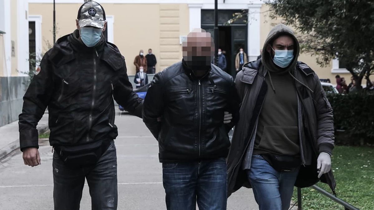 Έγκλημα στη Γλυφάδα: Προφυλακίστηκε ο 51χρονος δράστης – «Λυπάμαι που δεν το έκανα νωρίτερα»
