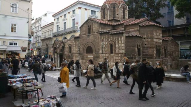 Ψυχρολουσία: Από αύριο (29/12) πιθανώς σε εφαρμογή τα νέα μέτρα μετά τα 15.000 κρούσματα!