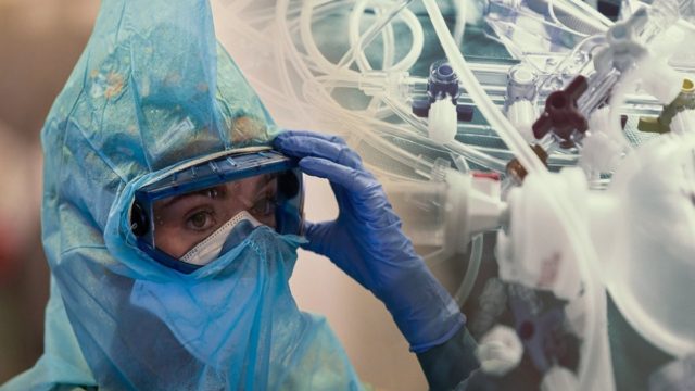 Εφιαλτικό ρεκόρ με 21.657 κρούσματα σε μια ημέρα – Στους 635 οι διασωληνωμένοι – 60 οι νεκροί