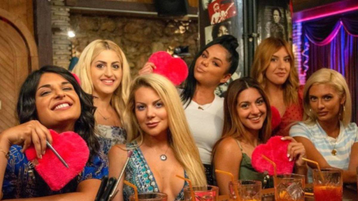 Αποκαλυπτικό πλάνο στο Bachelor – Πασίγνωστη παίκτρια δεν φόρεσε εσώρουχο (ΦΩΤΟ)