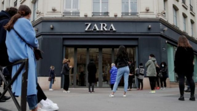 Ουρές στα ταμεία των Zara για αυτό το μαύρο μπουφάν – Ξεπουλάει!