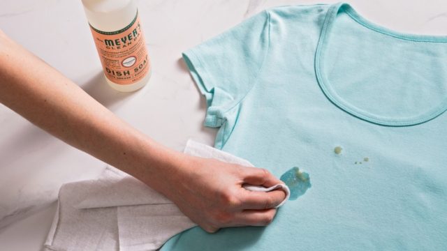 Λεκές από λάδι; Αποχαιρετίστε τον σε λιγότερο από 5 λεπτά!