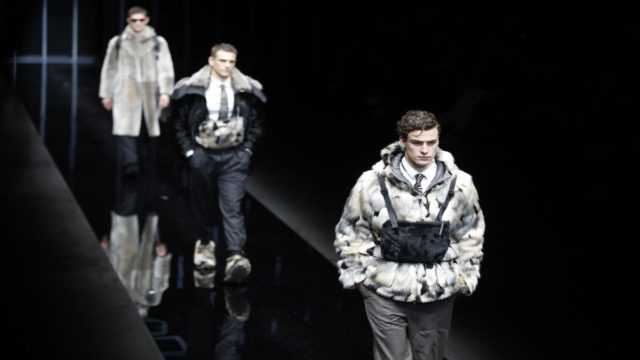 Απόφαση σταθμός από τον οίκο Armani: Ποιο υλικό απαγορεύει από την επόμενη χειμερινή συλλογή του – Τάσσεται κατά της χρήσης της γούνας
