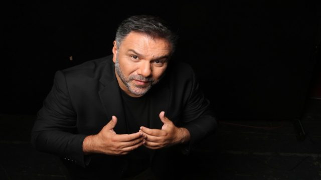 Συγκινεί ο Γρηγόρης Αρναούτογλου: “Δεν θα προλάβω να πω στον γιο μου αυτά που θέλω”