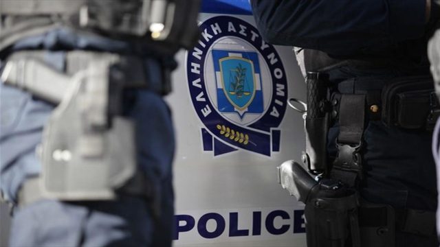 Κύκλωμα με πλαστές ταυτότητες: 34 ένστολοι εμπλεκόμενοι – Εξωφρενικός ο “τζίρος” τους μέσα σε πέντε χρόνια