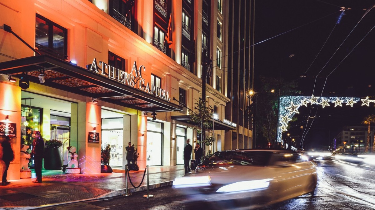 To Athens Capital Hotel-MGallery Collection «ντύνεται» γιορτινά και σας περιμένει