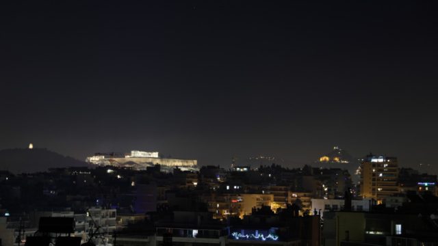 Η φωτογραφία της ημέρας: Ο Αττικός ουρανός στις γιορτές