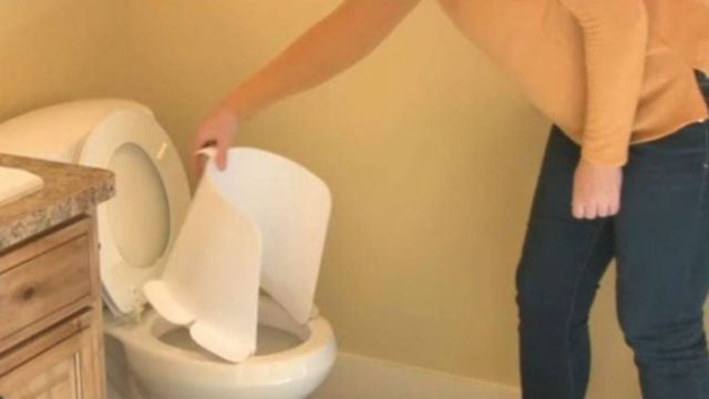 Μετά από αυτό το εκπληκτικό κόλπο, η καθαριότητα της τουαλέτας σας δεν θα είναι ποτέ ξανά πιο εύκολη!
