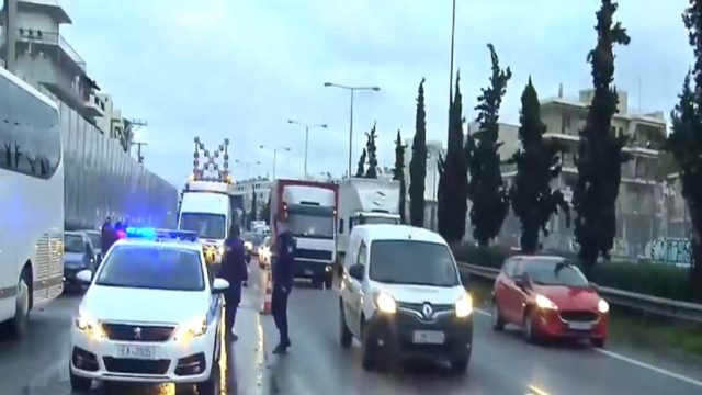 Χάος στον Κηφισό: Καραμπόλα 4 οχημάτων – Μποτιλιάρισμα χιλιομέτρων και στα δύο ρεύματα (Video)