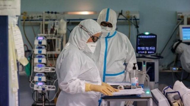 Κορωνοϊός: Νέα έξαρση με «Δέλτα» και «Όμικρον» – Επιβεβλημένος και ο εμβολιασμός των παιδιών