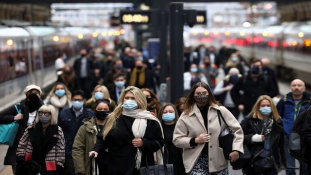 Βρετανία: Νέο ρεκόρ κρουσμάτων κορωνοϊού – Ξεπέρασαν τα 88.000 μέσα σε μία ημέρα