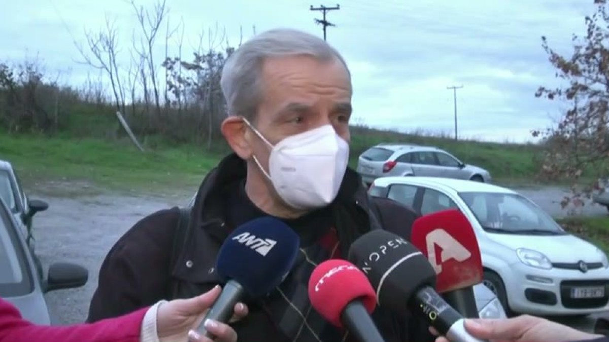 «Θεματοφύλακες του Συντάγματος»: Συγκλονίζει ο γυμνασιάρχης Αιγινίου – Περιγράφει την αρπαγή του (Video)
