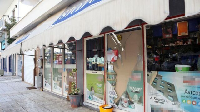 Δολοφονία στη Γλυφάδα: Γιατί σκότωσε τον σύντροφο της μητέρας του – Τα πρώτα λόγια του καθ’ ομολογίαν δράστη – Βίντεο ντοκουμέντο