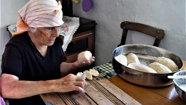 Κι όμως ήταν πεντανόστιμα: Ελληνικά φαγητά που χάθηκαν με τα χρόνια