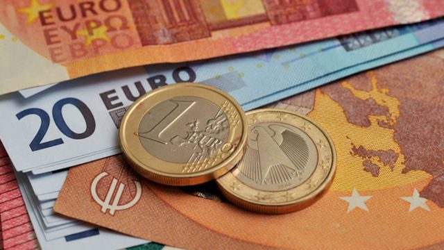 Καταβολή των €250 στους χαμηλοσυνταξιούχους – Τι ισχύει για το επίδομα σε ανάπηρους και υπερήλικες
