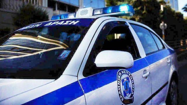 Έγκλημα στη Γλυφάδα: Στον εισαγγελέα οδηγείται σήμερα ο άνδρας που δολοφόνησε τον σύντροφο της μητέρας του