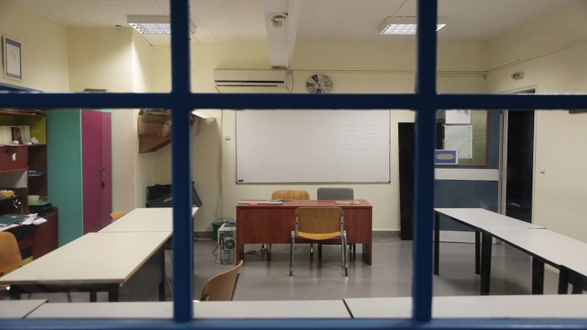 Κορωνοϊός: «Καμπάνα» φυλάκισης έως και 2 χρόνια στους γονείς-αρνητές που δεν στέλνουν τα παιδιά τους στο σχολείο