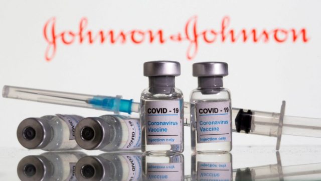 Συναγερμός με όσους έκαναν Johnson&Johnson – Η νέα έρευνα και η σύσταση του CDC